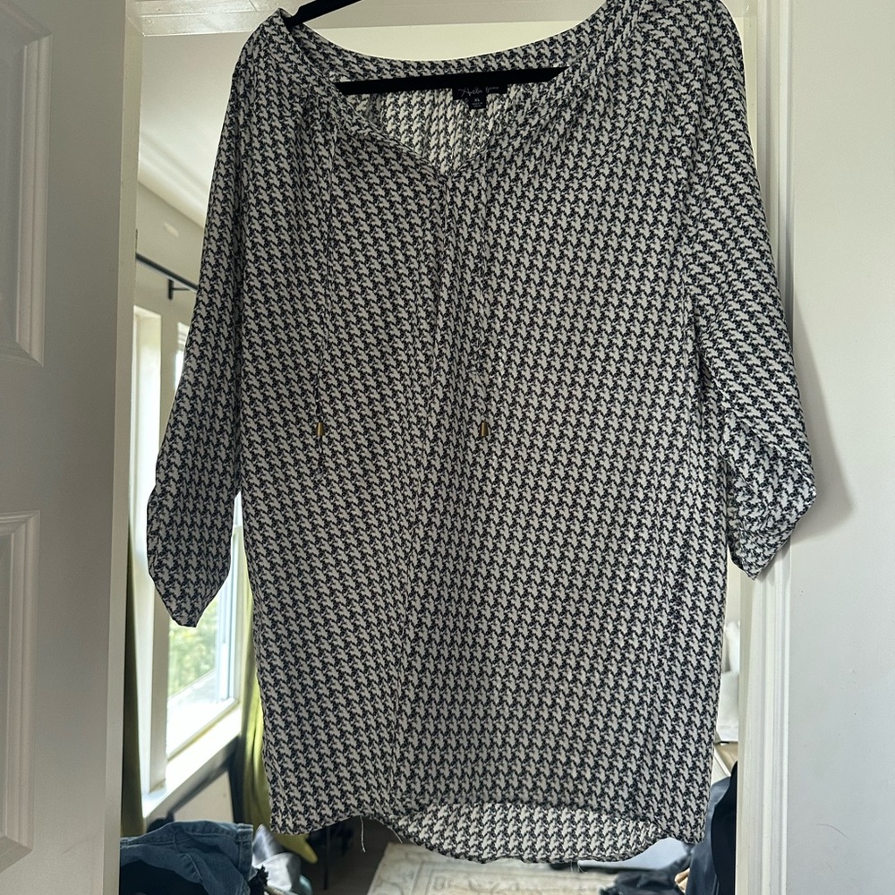 Antilia Femme Black and White Geometric Blouse